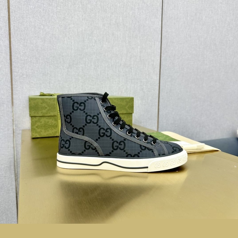 G*u*i casual shoes